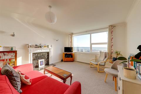 2 bedroom flat for sale, Francome House, Brighton Road, Lancing, BN15