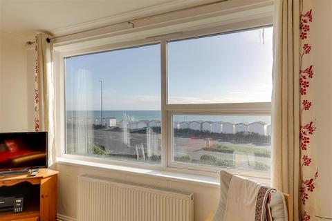 2 bedroom flat for sale, Francome House, Brighton Road, Lancing, BN15