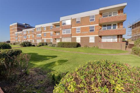 2 bedroom flat for sale, Francome House, Brighton Road, Lancing, BN15