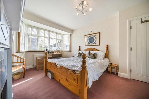 10 Westcroft Gardens, Morden, SM4 4DL