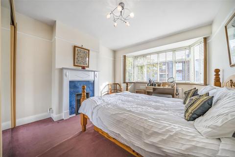 10 Westcroft Gardens, Morden, SM4 4DL