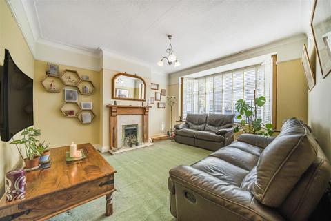 10 Westcroft Gardens, Morden, SM4 4DL