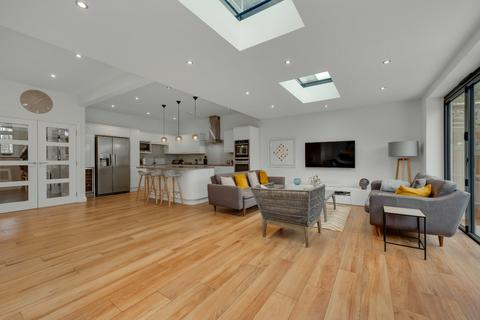 63 Surbiton Hill Park, Surbiton, KT5 8EH