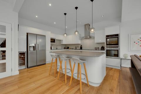 63 Surbiton Hill Park, Surbiton, KT5 8EH