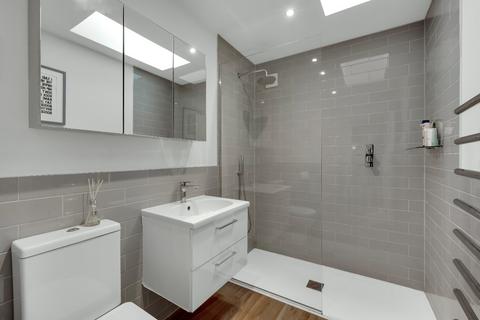 63 Surbiton Hill Park, Surbiton, KT5 8EH