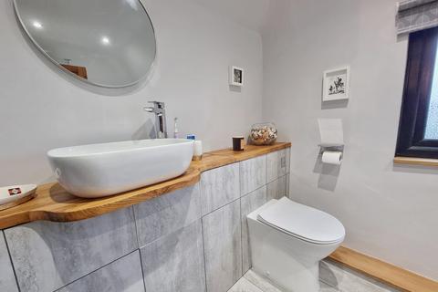 1 Hexton Road, Barton Le Clay, Bedford, MK45 4JY
