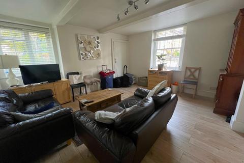 2 bedroom flat to rent, St. Davids Hill, Exeter, EX4 4DA