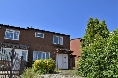 3 bedroom terraced house to rent, Beverley Place, Springfield