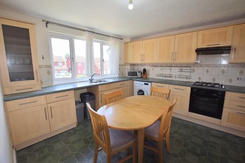 3 bedroom terraced house to rent, Beverley Place, Springfield