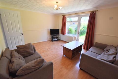 3 bedroom terraced house to rent, Beverley Place, Springfield