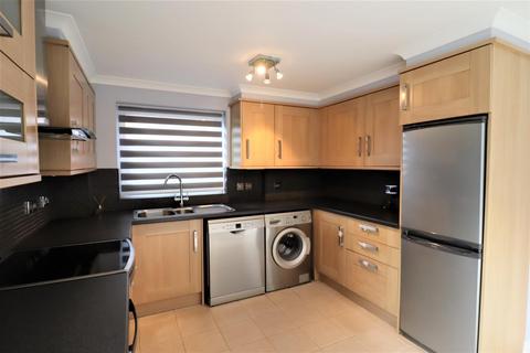 3 bedroom semi-detached house to rent, Clyde Place, Bletchley