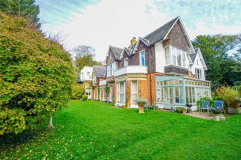 3 bedroom flat for sale, Hollington Park Road, St. Leonards-on-sea