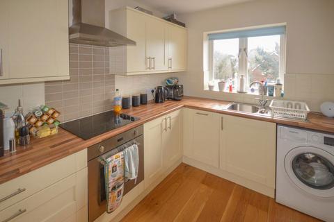 3 bedroom detached house to rent, Brook Road, Stansted