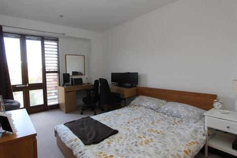 2 bedroom flat to rent, Dock Street, Leeds