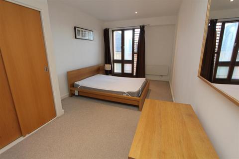 2 bedroom flat to rent, Dock Street, Leeds