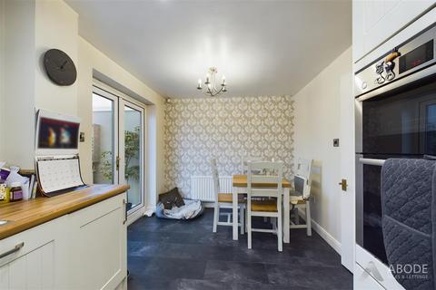 3 bedroom semi-detached house for sale, Goodwood Close, Stretton DE13