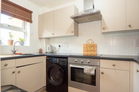 2 bedroom apartment for sale, Whitehall Green, Leeds