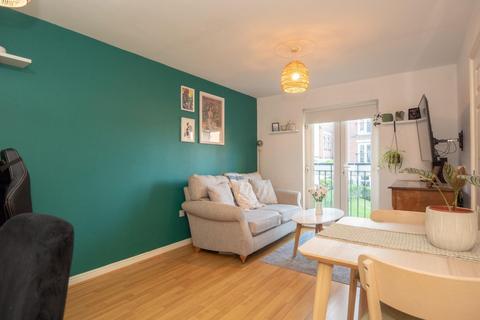 2 bedroom apartment for sale, Whitehall Green, Leeds