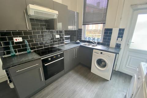 5 bedroom terraced house to rent, Broomhall Street, Sheffield S3