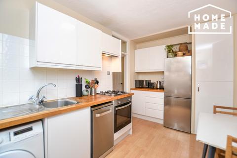 2 bedroom flat to rent, Trinity Gardens Brixton SW9