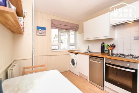 2 bedroom flat to rent, Trinity Gardens Brixton SW9