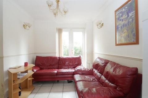 1 bedroom in a house share to rent, Wisden Road, Stevenage