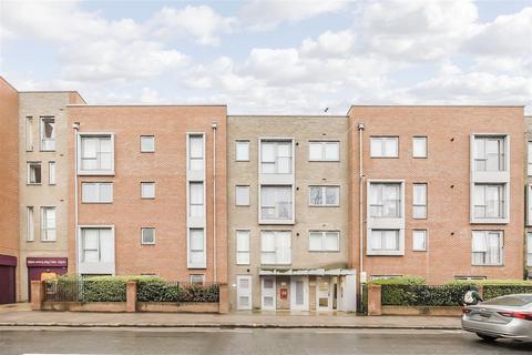 3 bedroom flat for sale, Brennan House, London E10