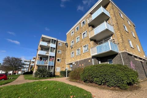 2 bedroom flat to rent, Burke Drive, Hampshire SO19