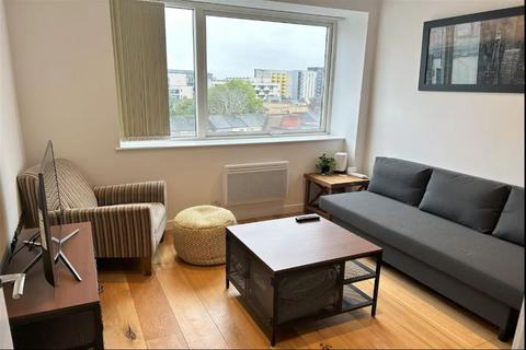 1 bedroom flat to rent, 42 Union House, UB3