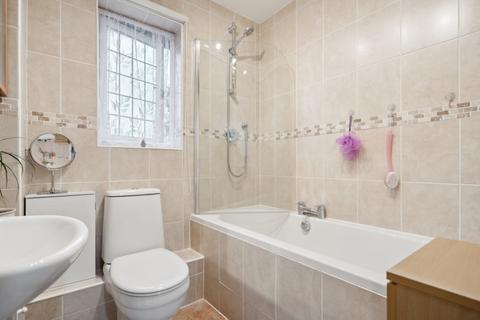 3 Thorn Drive, George Green, Slough, SL3 6SA