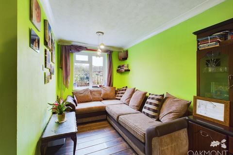 3 bedroom terraced house for sale, Long Lynderswood, Basildon