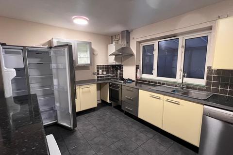 4 bedroom terraced house to rent, Dagenham , RM10