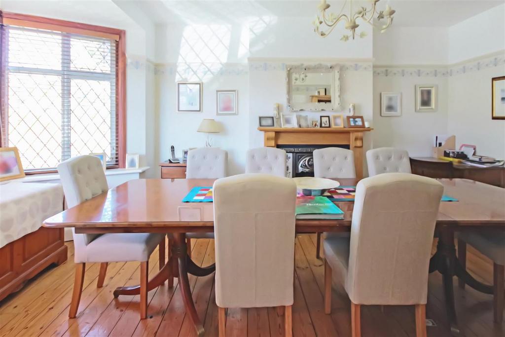 Reception room/Dining room