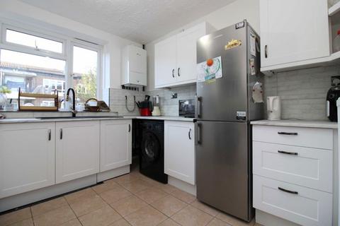 3 bedroom flat to rent, Beech Avenue, London W3