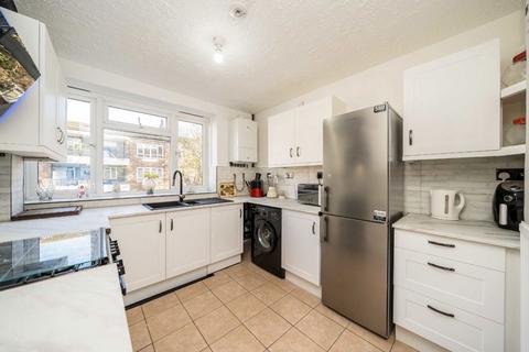 3 bedroom flat to rent, Beech Avenue, London W3