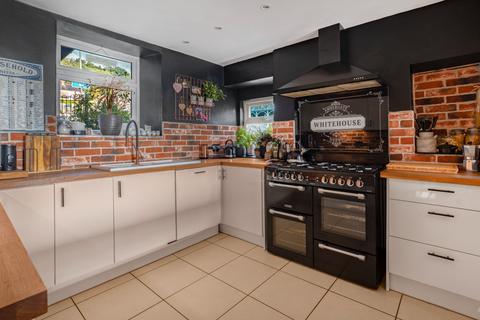 5 bedroom detached house for sale, Derby Road, Ambergate