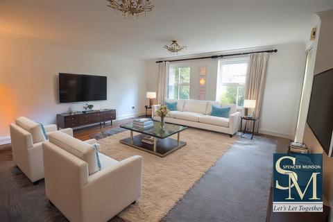 2 bedroom apartment to rent, Manor Road, Chigwell, IG7