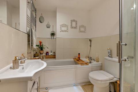 4 Adeane Road, Chalgrove, Oxford, OX44 7TQ
