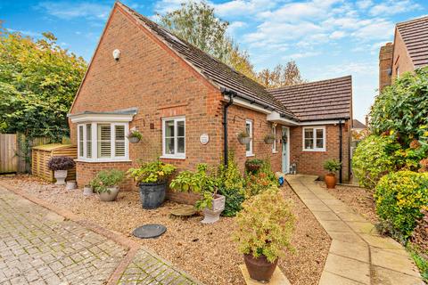 3 bedroom detached bungalow for sale, Bakery Close, Oxford OX44