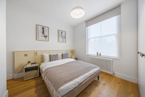 3 bedroom flat to rent, St. John's Hill London SW11