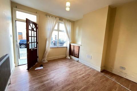 2 bedroom terraced house to rent, Vernon Road, Leicester