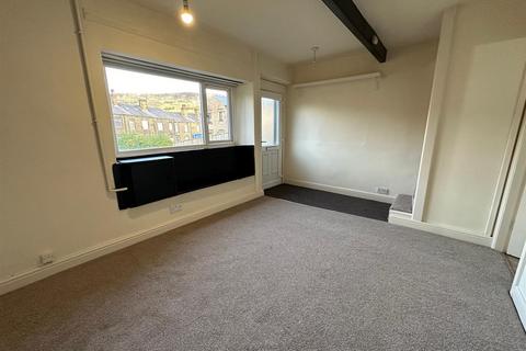 1 bedroom cottage to rent, Mason Square, Ovenden, Halifax