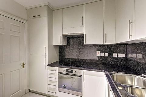 2 bedroom apartment to rent, London W8