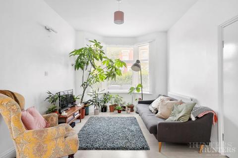 4 bedroom terraced house to rent, Clonmell Road, London, N17 6JU