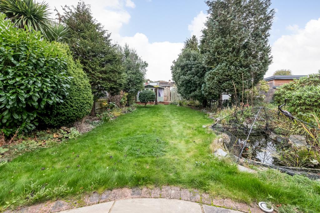 South West Facing Garden with Summer House