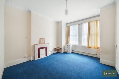 4 bedroom flat for sale, Grange Road, London NW10