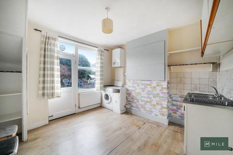 4 bedroom flat for sale, Grange Road, London NW10