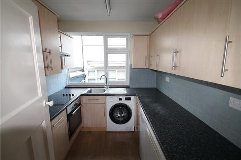 3 bedroom apartment to rent, Bedford Avenue, Barnet, EN5