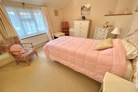 2 bedroom end of terrace house for sale, Wallace Road, Rustington