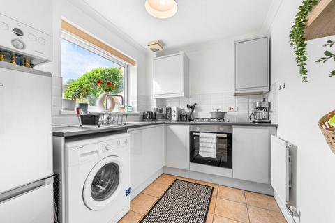 2 bedroom terraced house to rent, Heol y Cadno, Thornhill